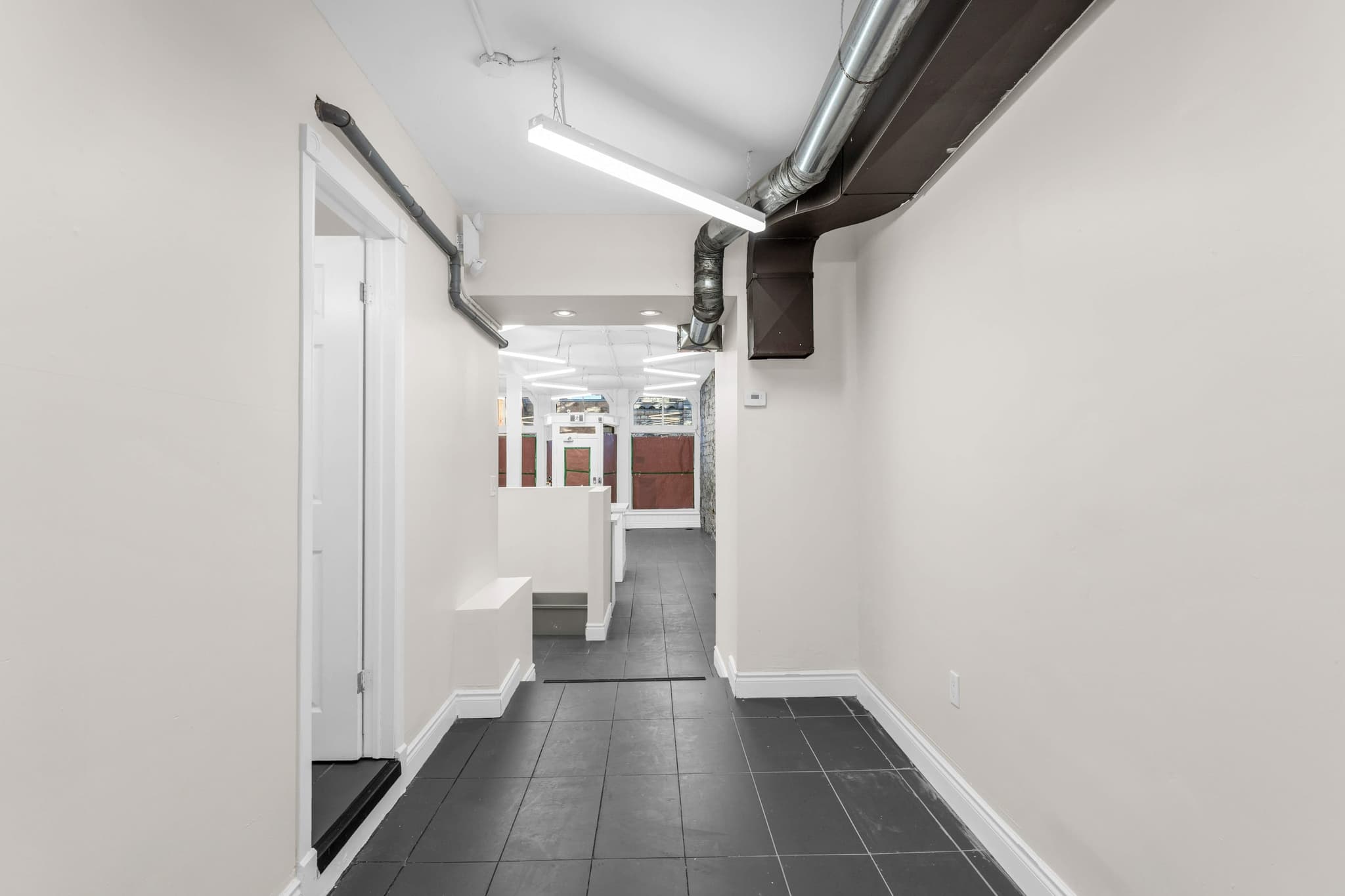 330 Princess Street, photo 6 of 10