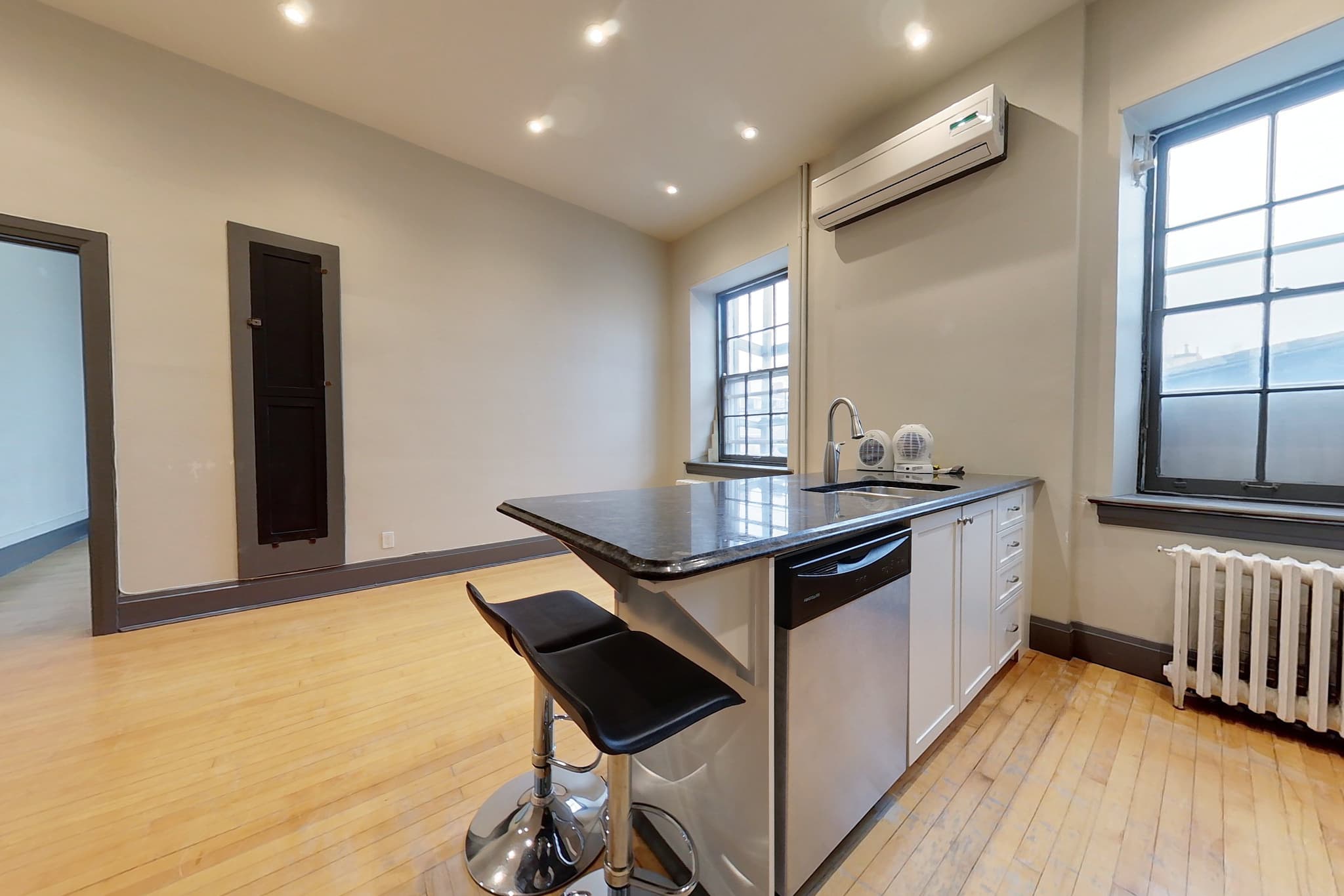 322 Princess Street, photo 6 of 16