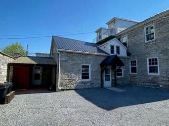 286 & 288 Barrie Street, photo 2 of 10