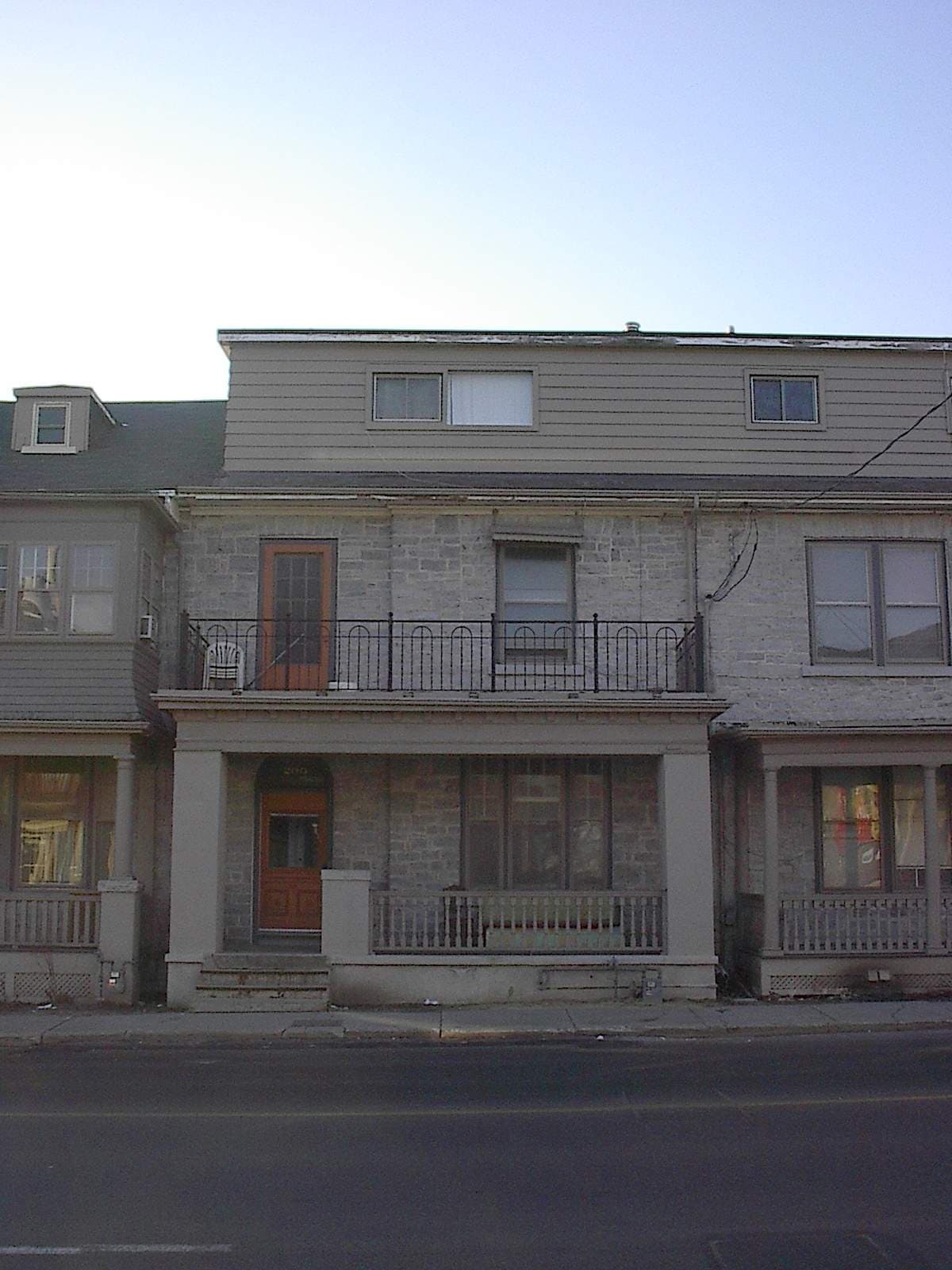 200 Queen Street, photo 2 of 15