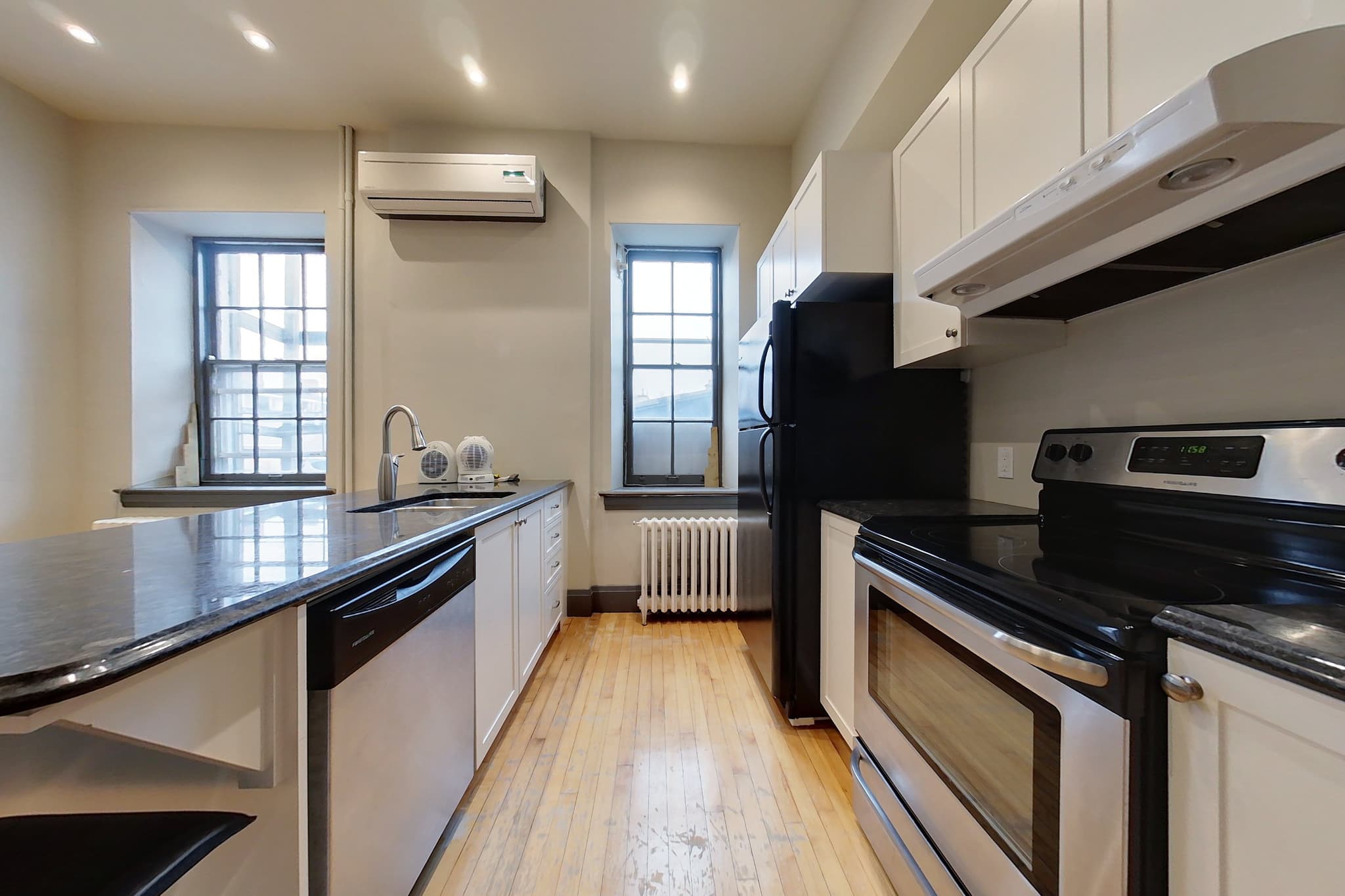 322 Princess Street, photo 5 of 16
