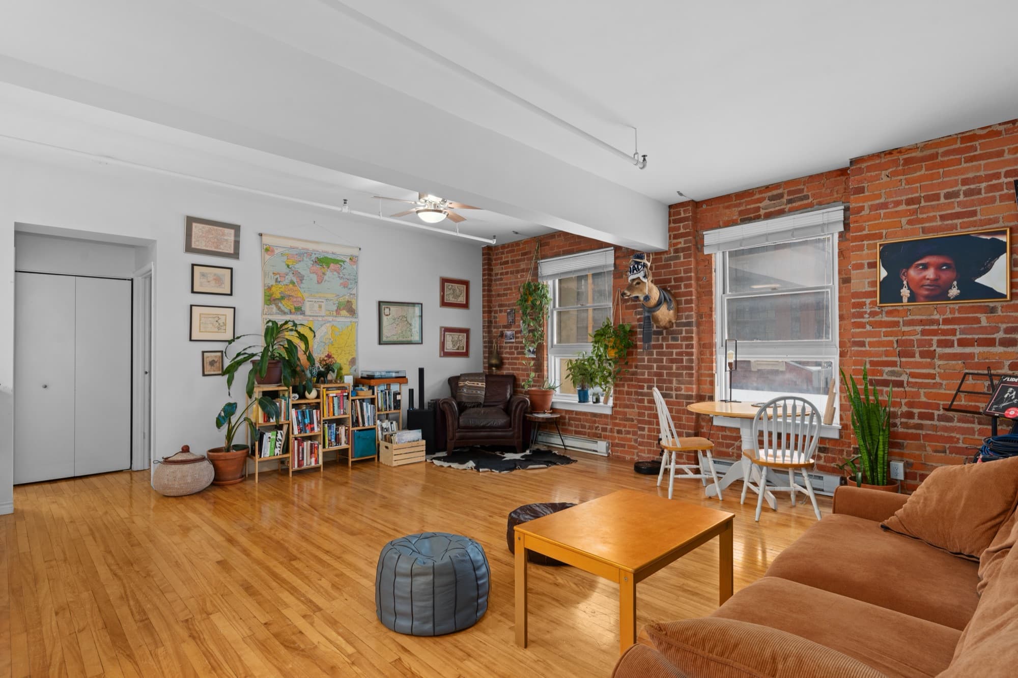 Apartment a medical student can rent for the whole degree in downtown Kingston